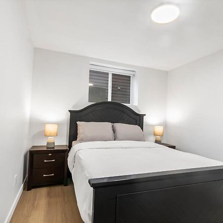 Pristine 3 Beds 2 Washroom Guest Suite Surrey Esterno foto