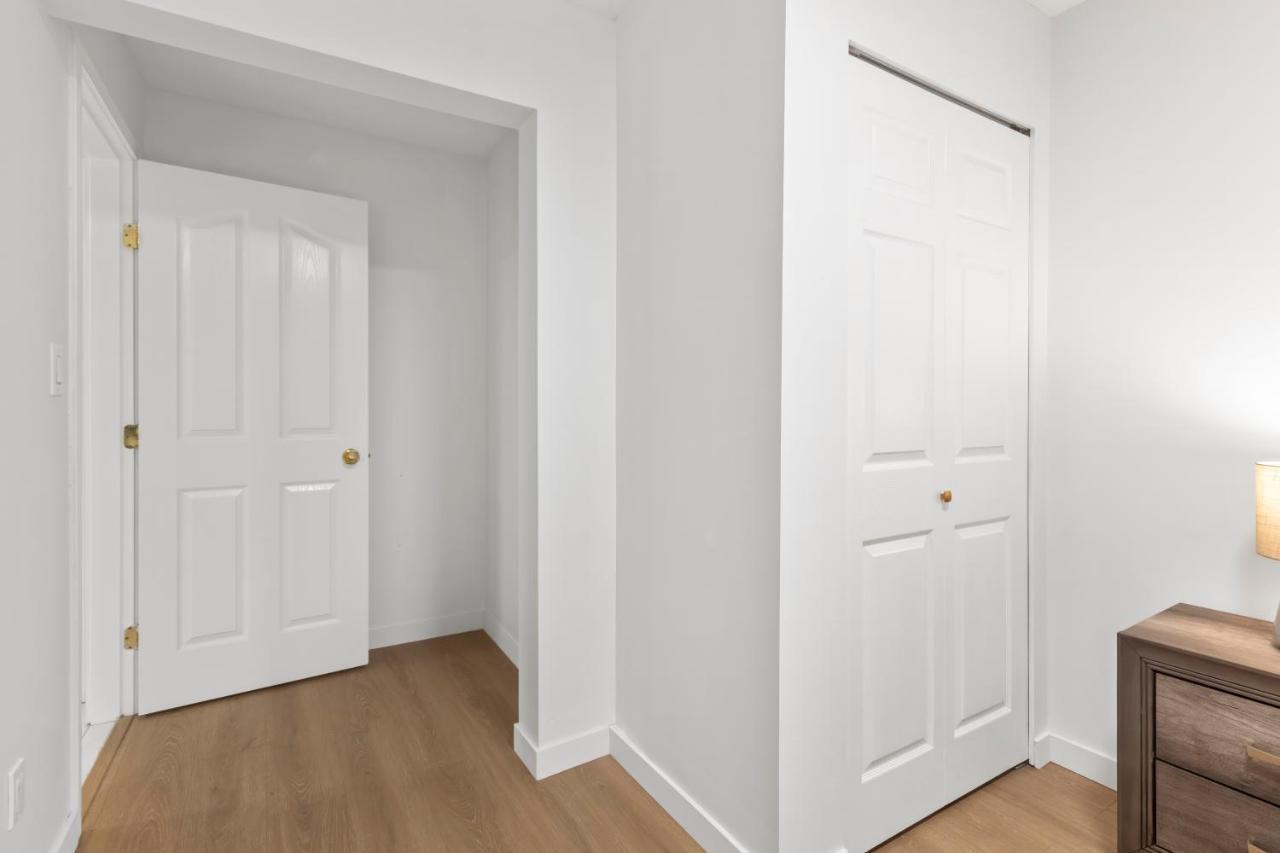 Pristine 3 Beds 2 Washroom Guest Suite Surrey Esterno foto