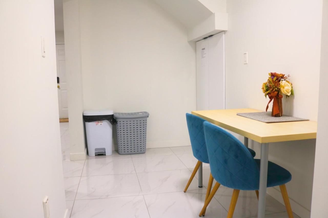 Pristine 3 Beds 2 Washroom Guest Suite Surrey Esterno foto
