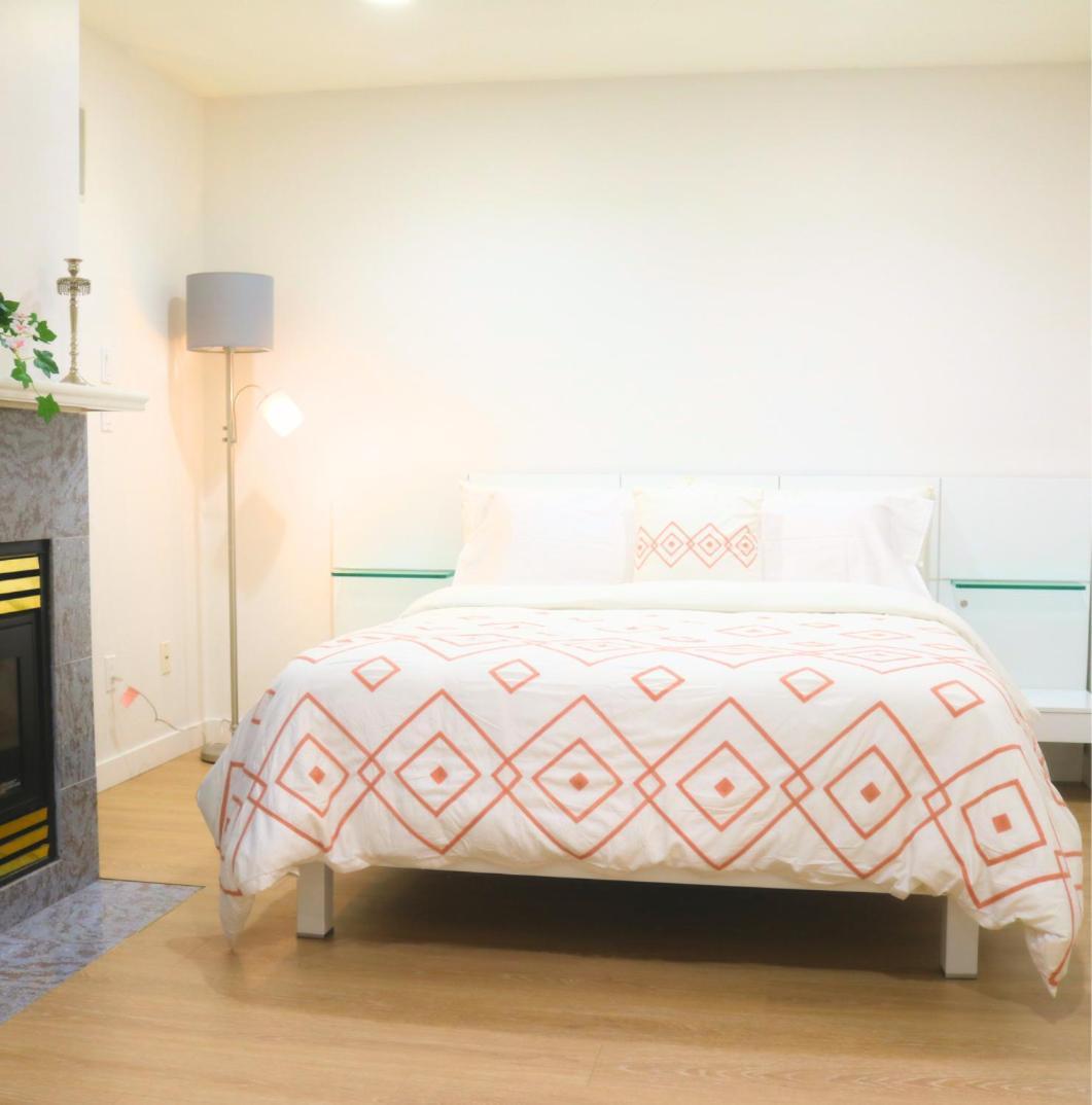 Pristine 3 Beds 2 Washroom Guest Suite Surrey Esterno foto